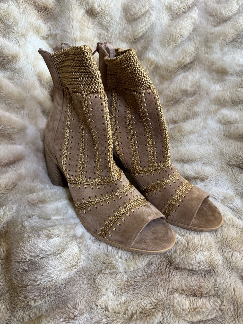 Silent D Gigizo Women’s Tan Suede Open-Toe Ankle Boots